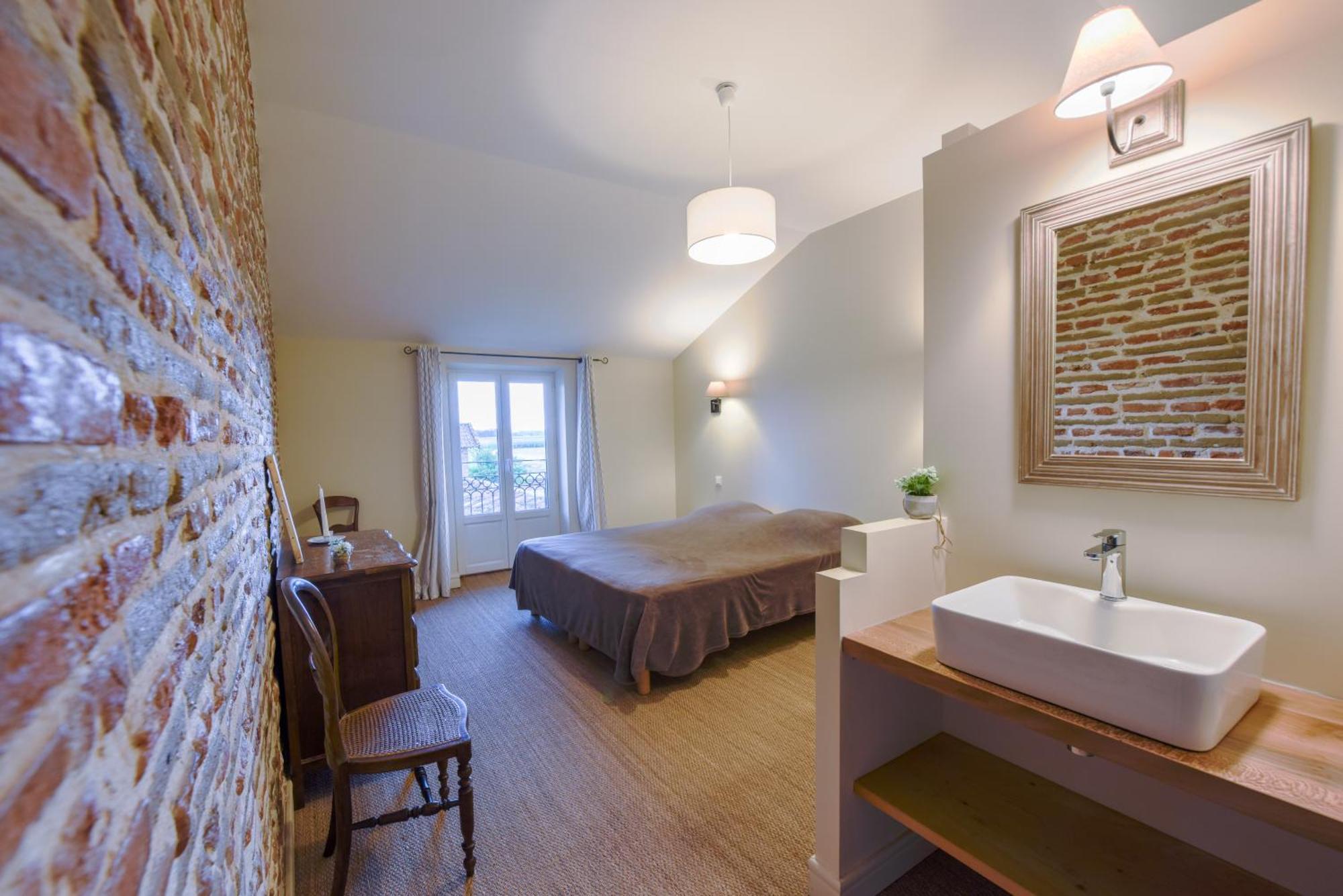 Gite Manzana Au Chateau Lavalade 卡斯特尔萨拉桑 外观 照片