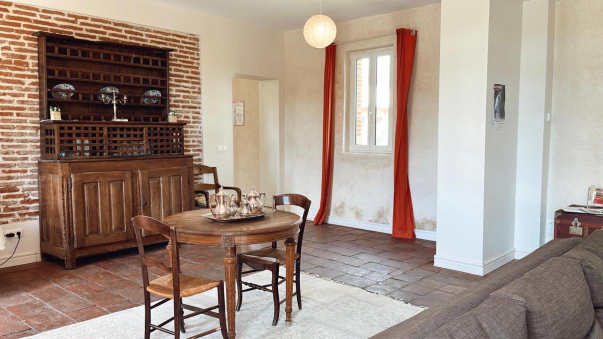 Gite Manzana Au Chateau Lavalade 卡斯特尔萨拉桑 外观 照片