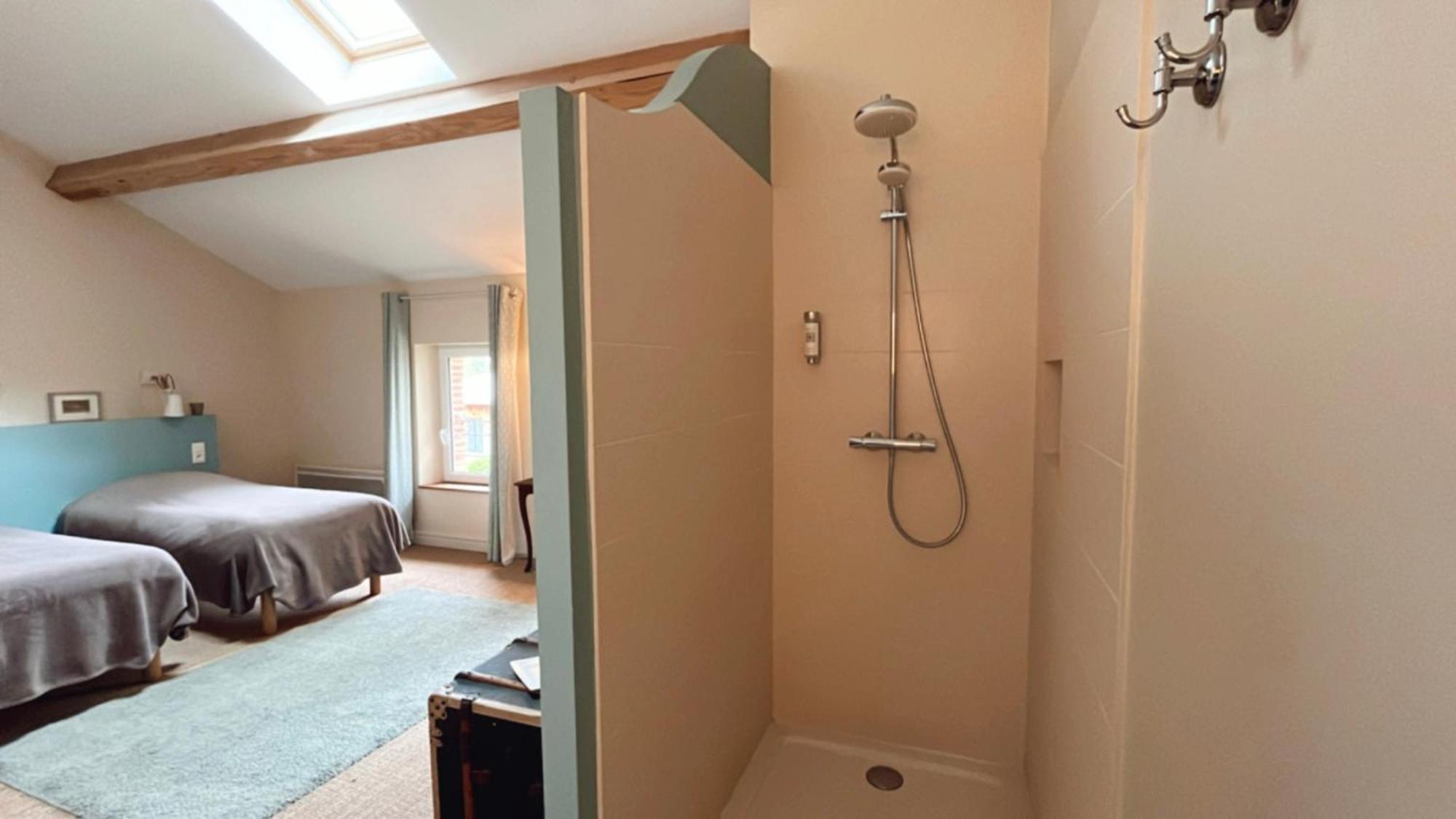 Gite Manzana Au Chateau Lavalade 卡斯特尔萨拉桑 外观 照片