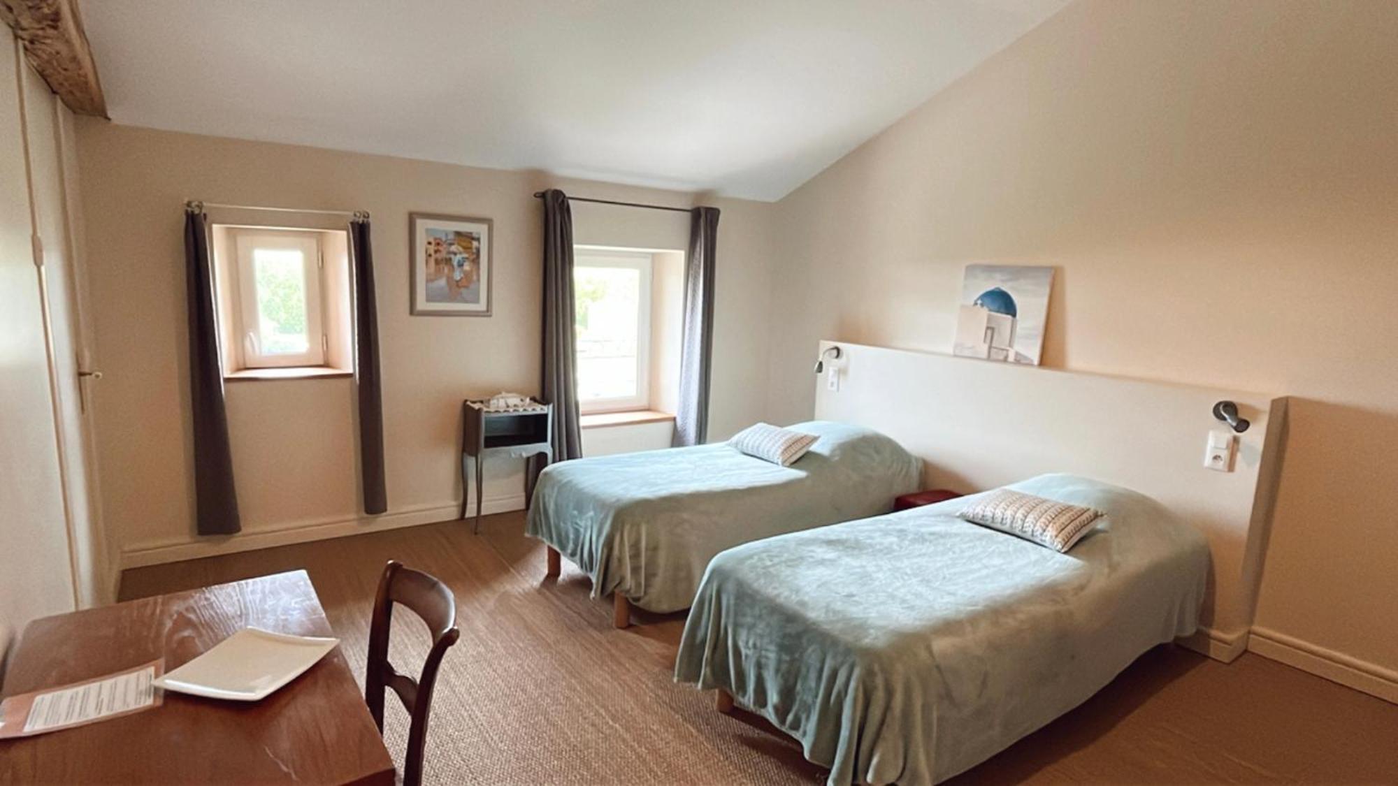 Gite Manzana Au Chateau Lavalade 卡斯特尔萨拉桑 外观 照片