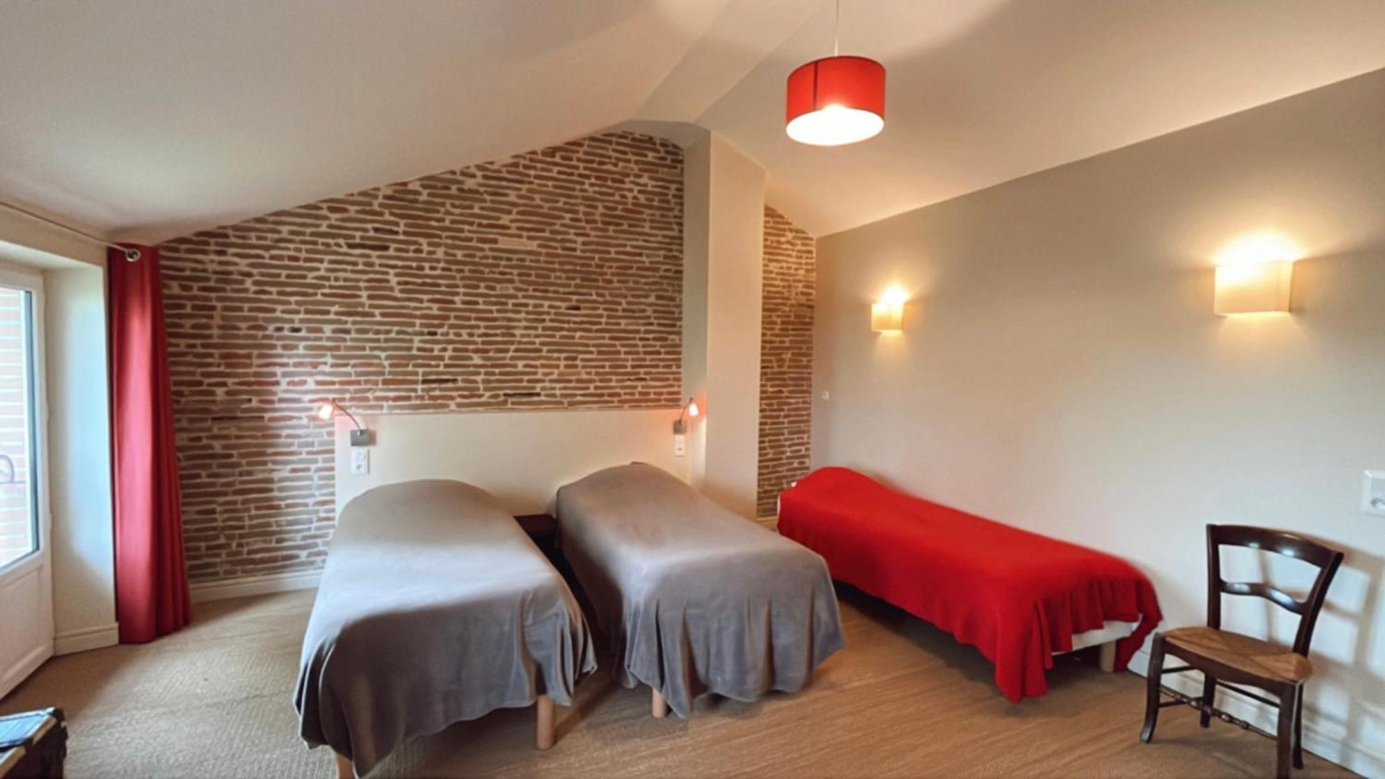 Gite Manzana Au Chateau Lavalade 卡斯特尔萨拉桑 外观 照片